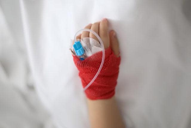 Emergency management clinical kit and vascular complications training material